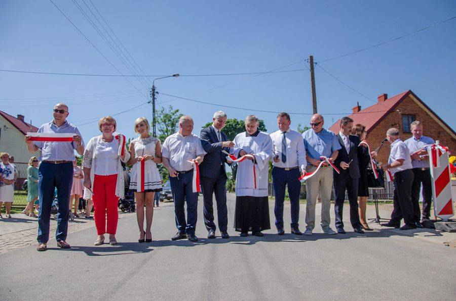 Po nowej jezdni w gminie Jedwabne [FOTO]