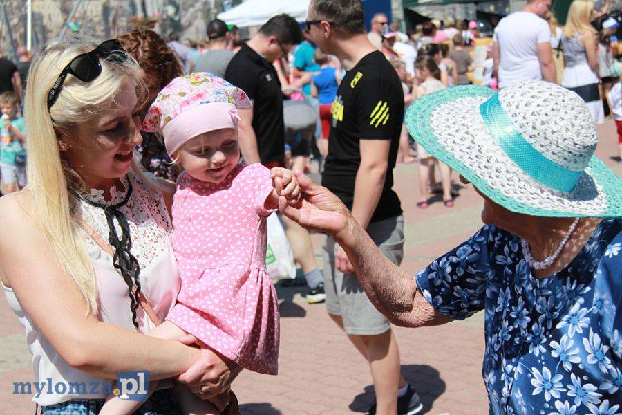 Olbrzymi plac zabaw stanął na Starym Rynku [FOTO]