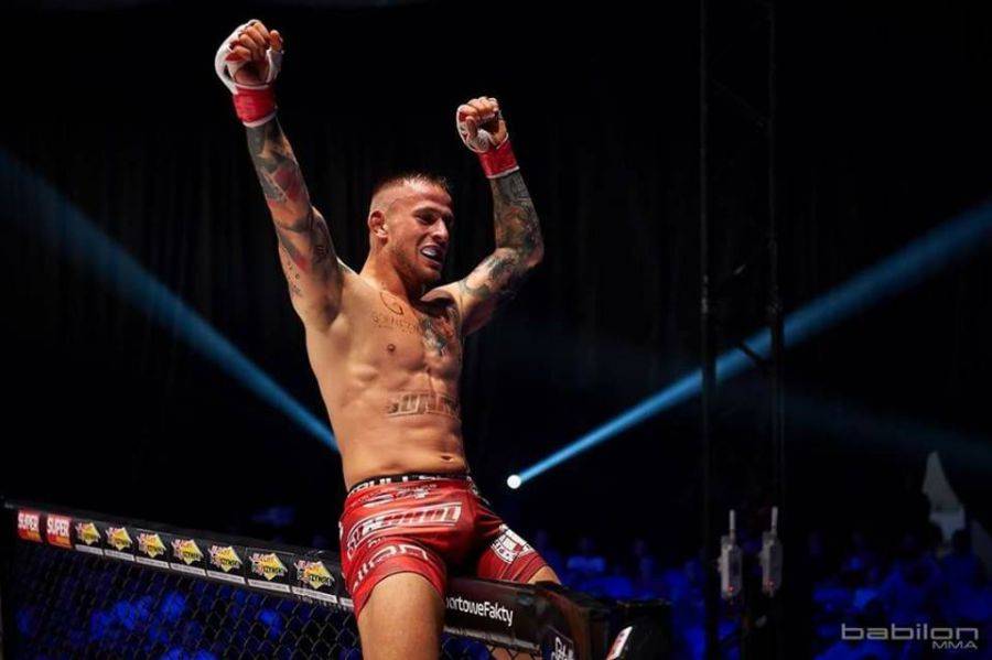 Zorczykowski udusił Kaśniewskiego na gali MMA w Ełku [VIDEO]