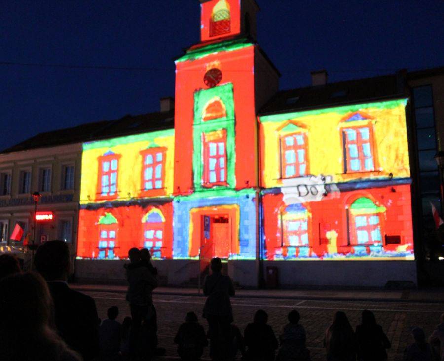 Wirująca fasada łomżyńskiego ratusza! [VIDEO i FOTO]