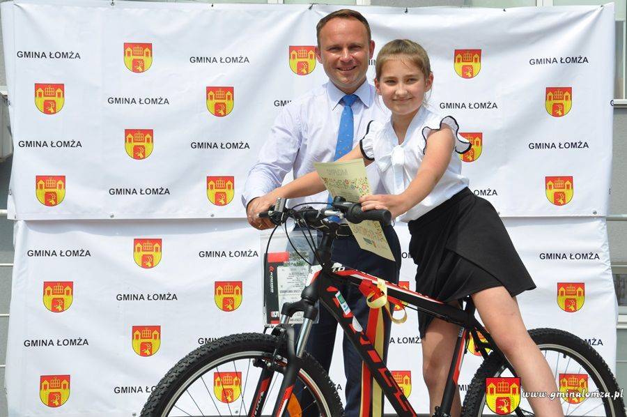 Wójt rozdał dzieciom nagrody [FOTO]