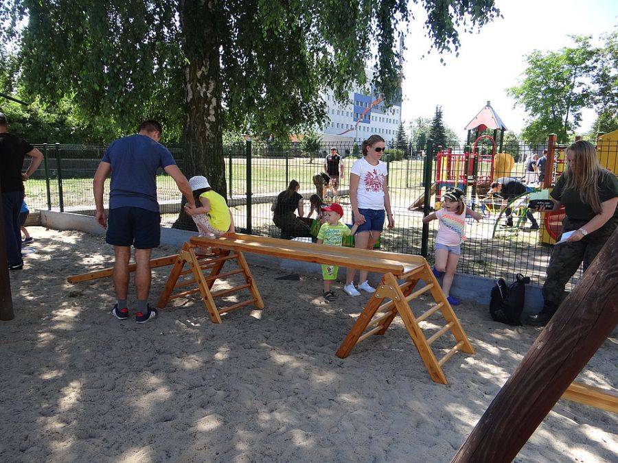 Dzień Taty na sportowo w PP Nr 8 w Łomży [FOTO]