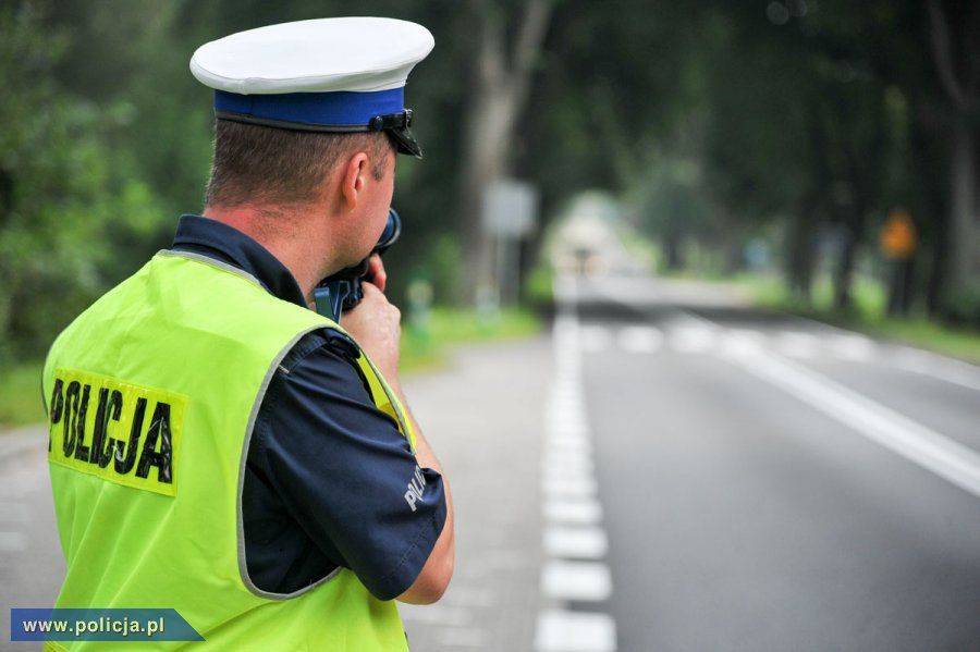 Poświadczał nieprawdę. Policjant z drogówki oskarżony