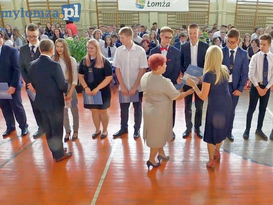 Zakończenie roku gimnazjalistów [VIDEO]