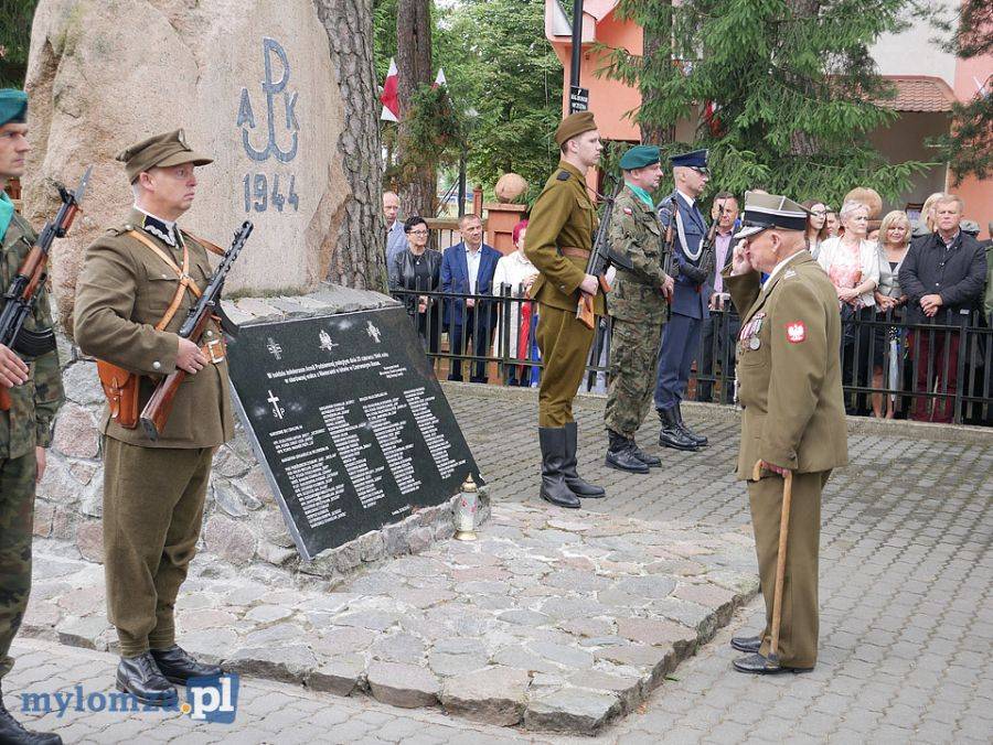 Patriotyczna tablica odsłonięta w Wygodzie [FOTO]