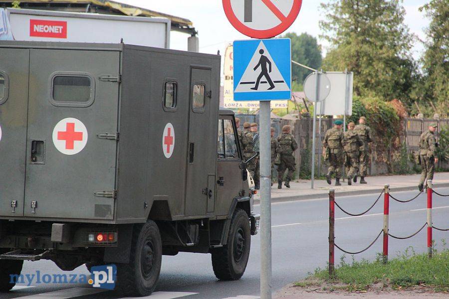 Bomba na Al. Legionów. Trwa ewakuacja mieszkańców [VIDEO i FOTO]