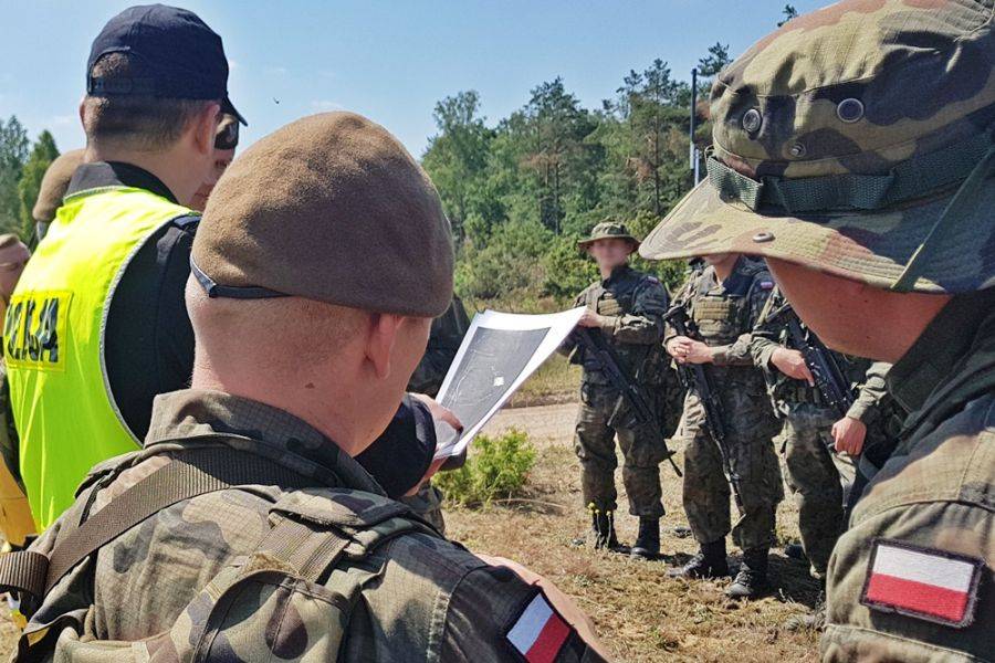 Jak szukać osób zaginionych? Policjanci przeszkolili terytorialsów! [FOTO]