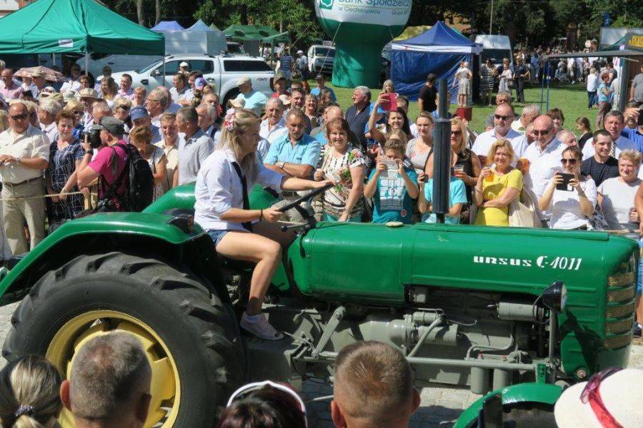 Tysiące turystów na Podlaskim Święcie Chleba w Ciechanowcu [FOTO]