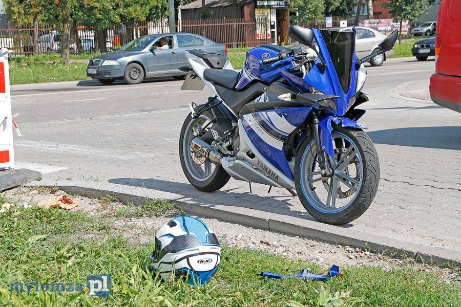 Motocyklista nie wyhamował? Kolizja na ul. Piłsudskiego [FOTO]