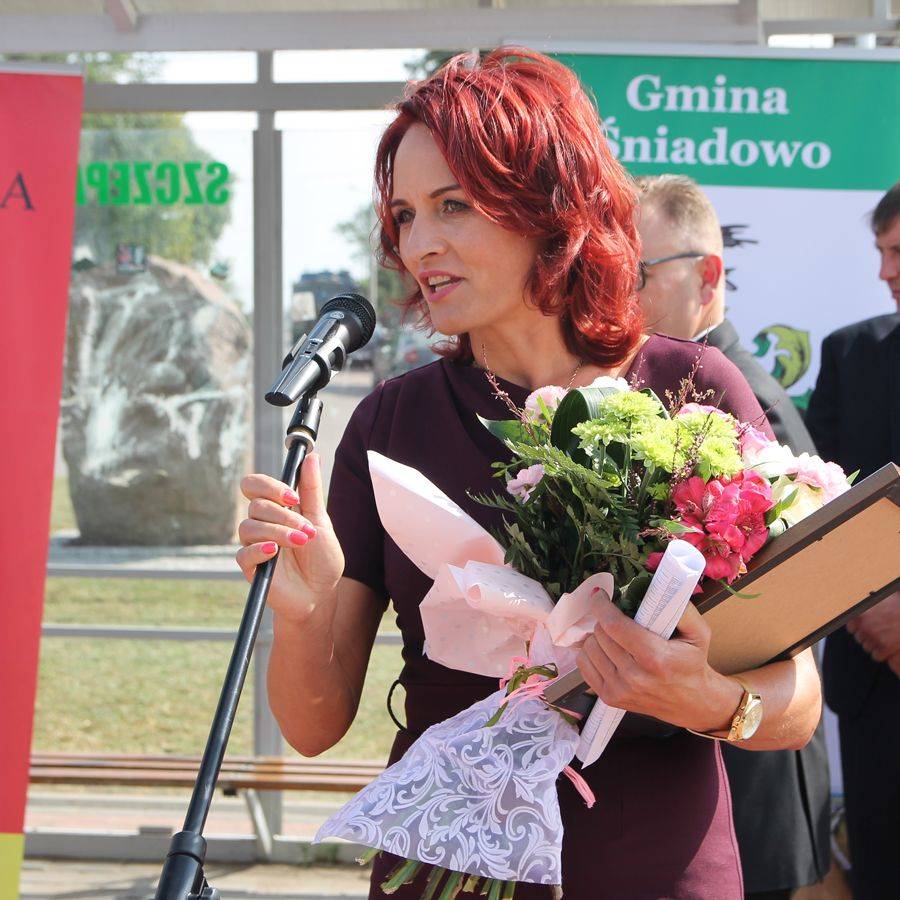 Nowe sale sportowe w Szczepankowie i Jarnutach. Wójtowie dziękują poseł Krynickiej [VIDEO i FOTO]