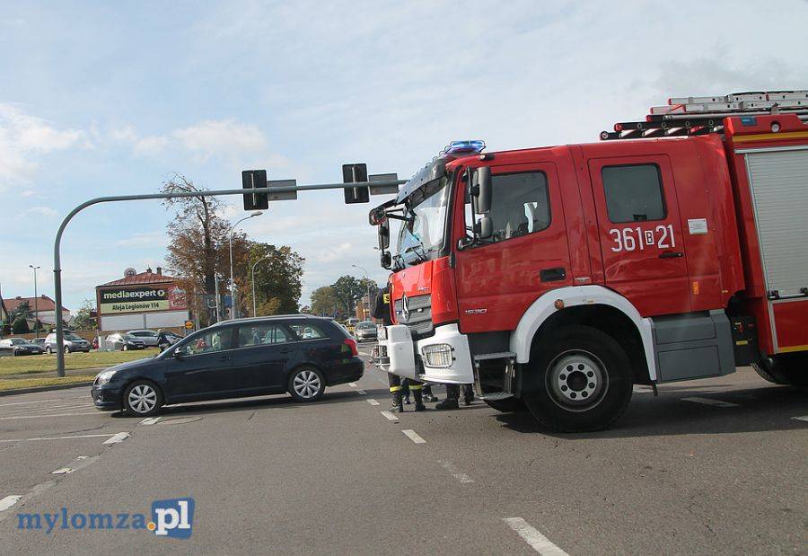 Kolizja wozu strażackiego [FOTO]