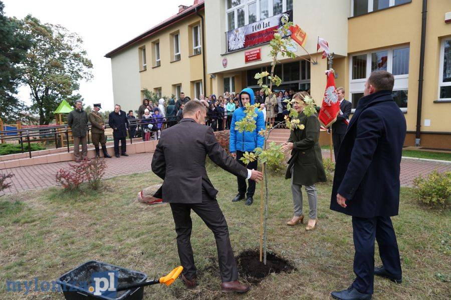 Szkoła Podstawowa w Kupiskach posadziła Dąb Niepodległości [VIDEO]