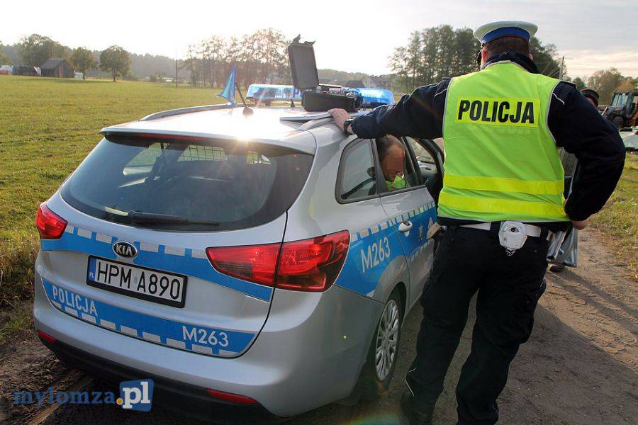 Pijany kierowca szarżował autem po wsi [FOTO]
