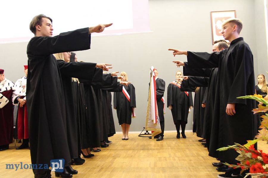 Inauguracja roku akademickiego w PWSIiP [FOTO]