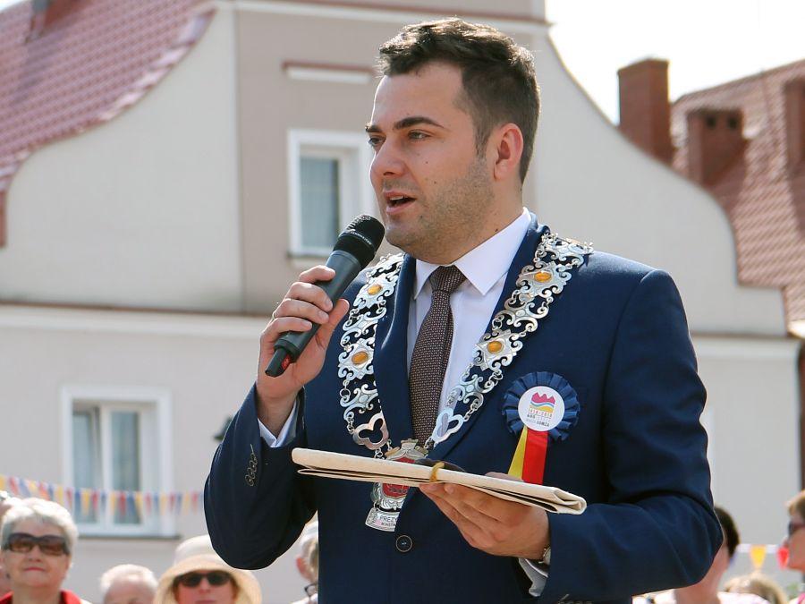 Odpowiedzą za 
