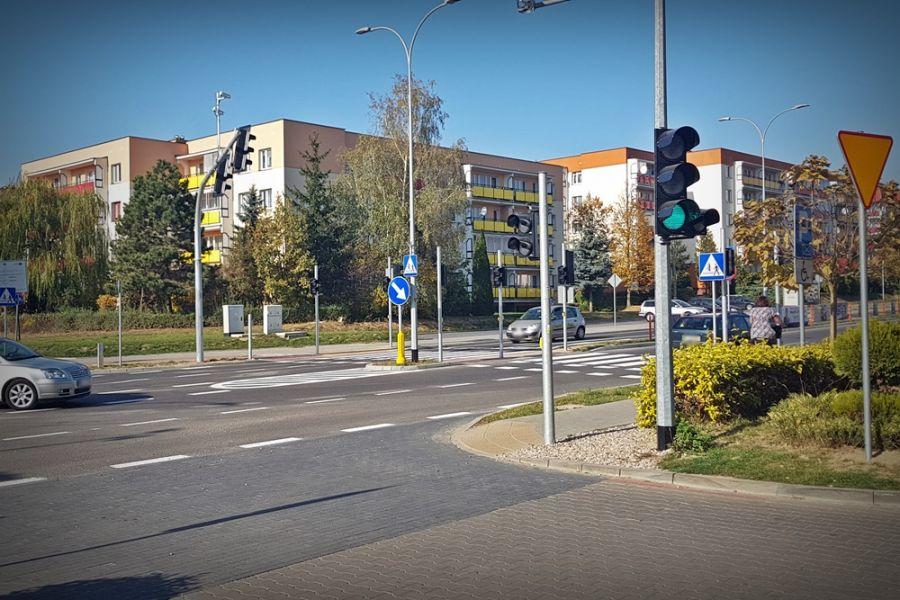 Kto ma pierwszeństwo na nowym skrzyżowaniu? [VIDEO]