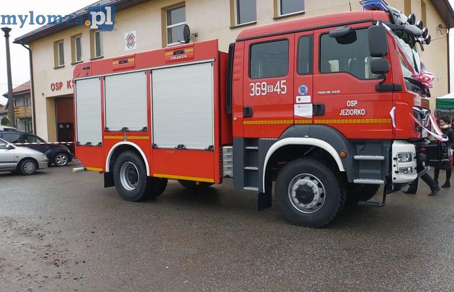 Nowy wóz dla OSP w Jeziorku [VIDEO]
