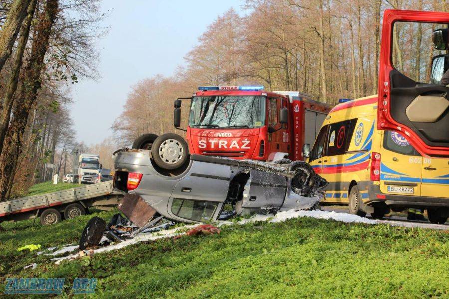 Wypadek na DK63. Droga zablokowana [FOTO]