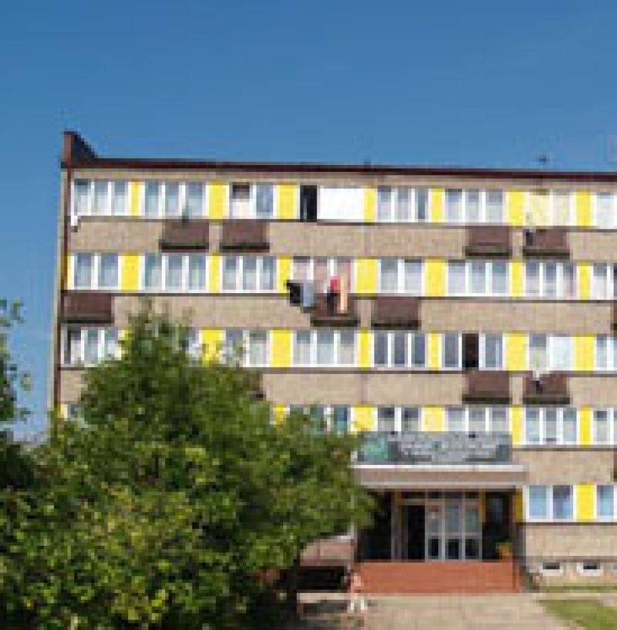 W byłym hotelu dla uchodźców powstaną nowe mieszkania? Wiele zależy od radnych!