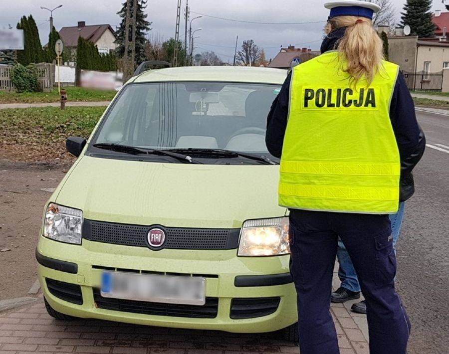 Policjanci kontrolują oświetlenie pojazdów [FOTO]