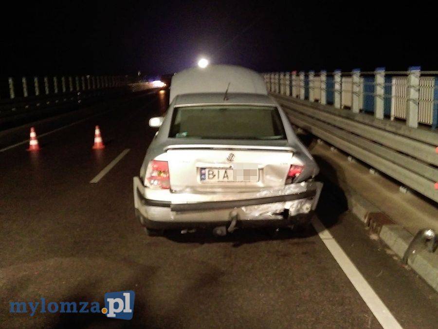 Uwaga gołoledź! Karambol 10. pojazdów na moście na Narwi [FOTO]