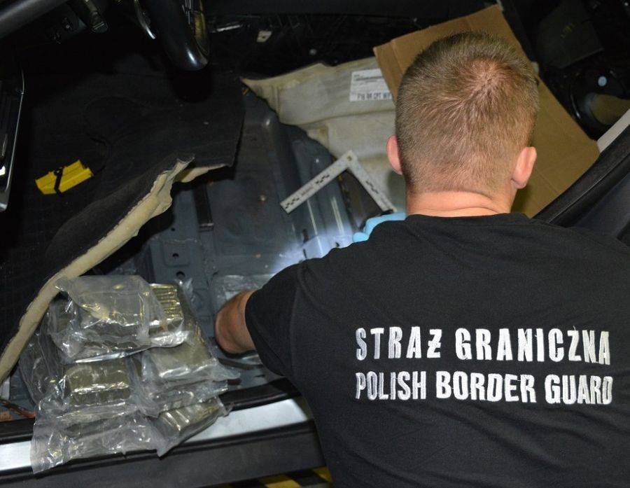 Rosjanin próbował przemycić 70 kg haszyszu [FOTO i VIDEO]