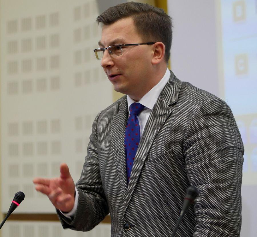 Radni PiS wycofają wniosek o odwołanie Karola Pileckiego?