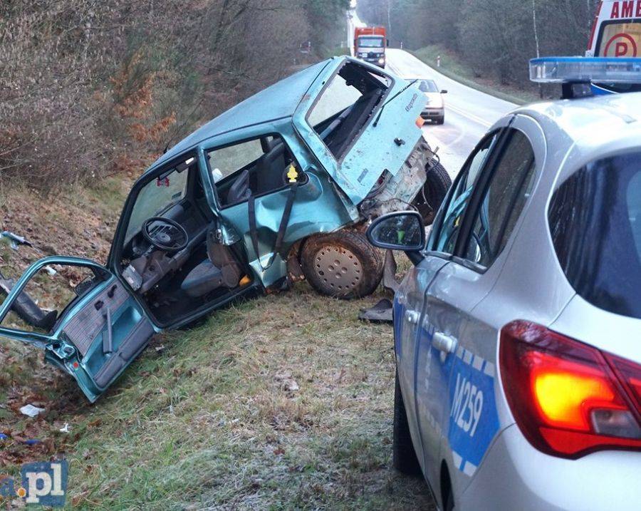 Cinquecento w rowie na DW 668 [FOTO]
