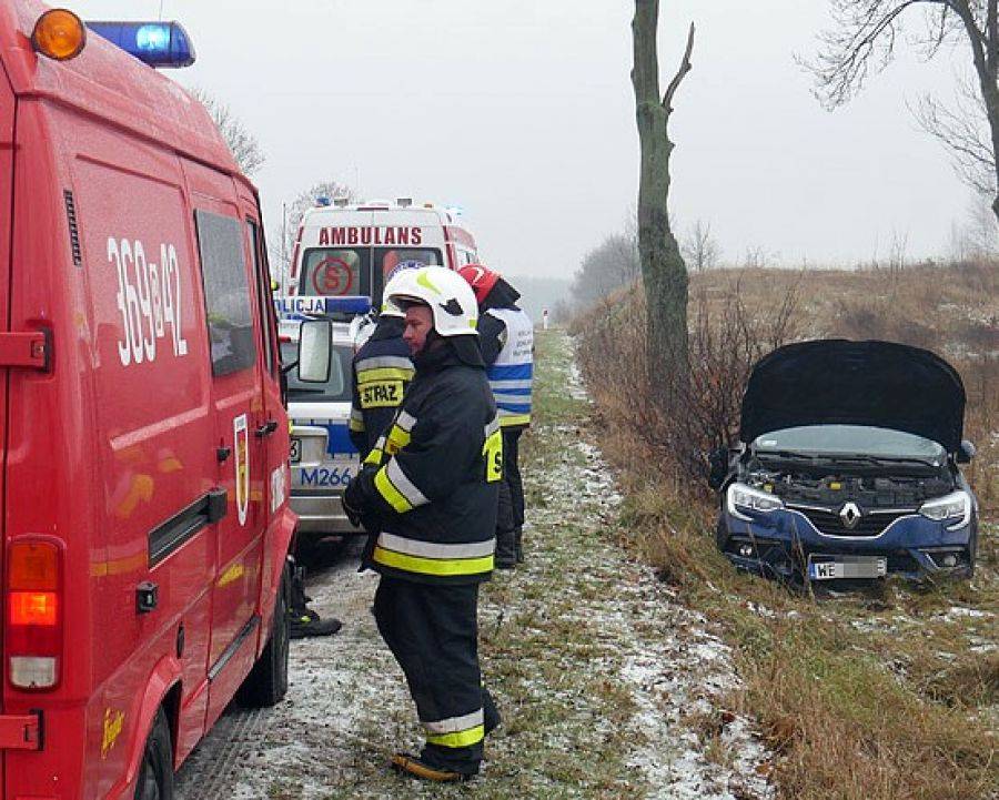 Jest ślisko! Dwa samochody zderzyły się na DW 679 [FOTO]