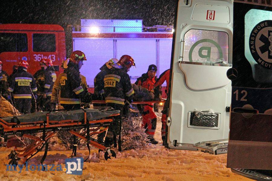 Wypadek w Kisielnicy. Trzy osoby w szpitalu! [FOTO]