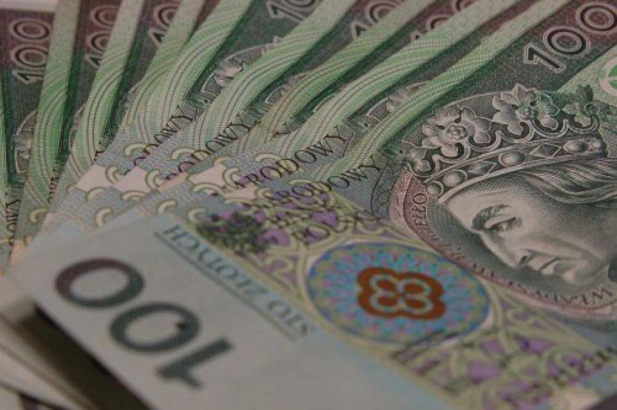Zapomogi idą w miliony złotych