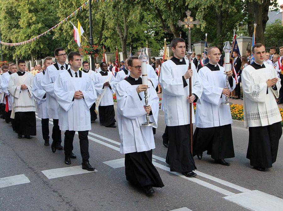 Więcej katolików uczęszcza na msze