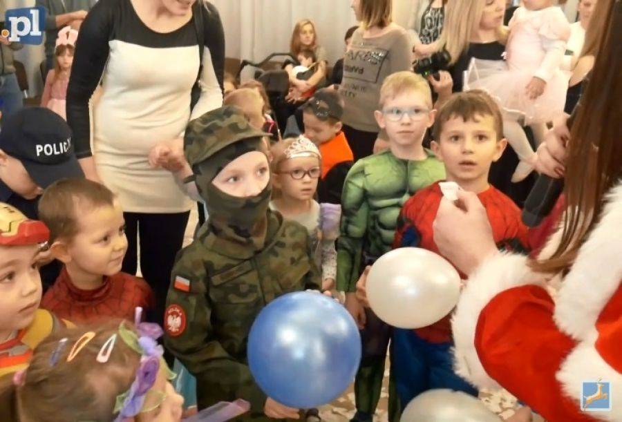 Bal choinkowy, czyli integracja i dobra zabawa [VIDEO]