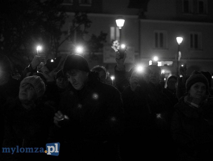 Łomża: Smutne światełko do nieba... [FOTO i VIDEO]
