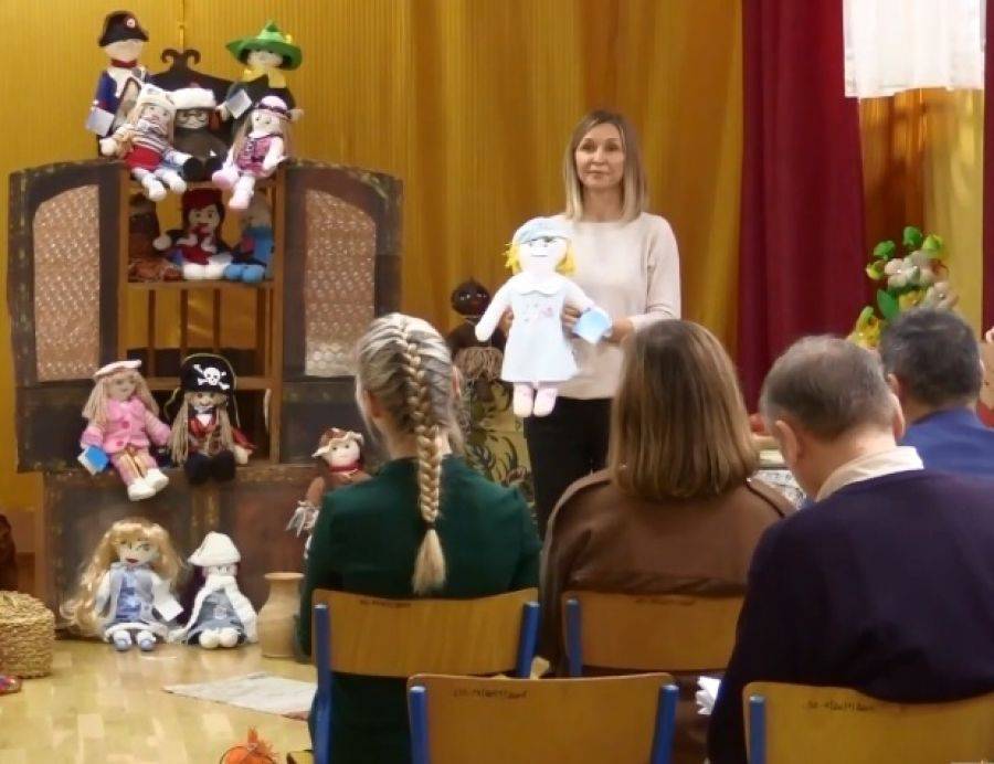 Szmaciane laleczki trafiły do nowych właścicieli [VIDEO]