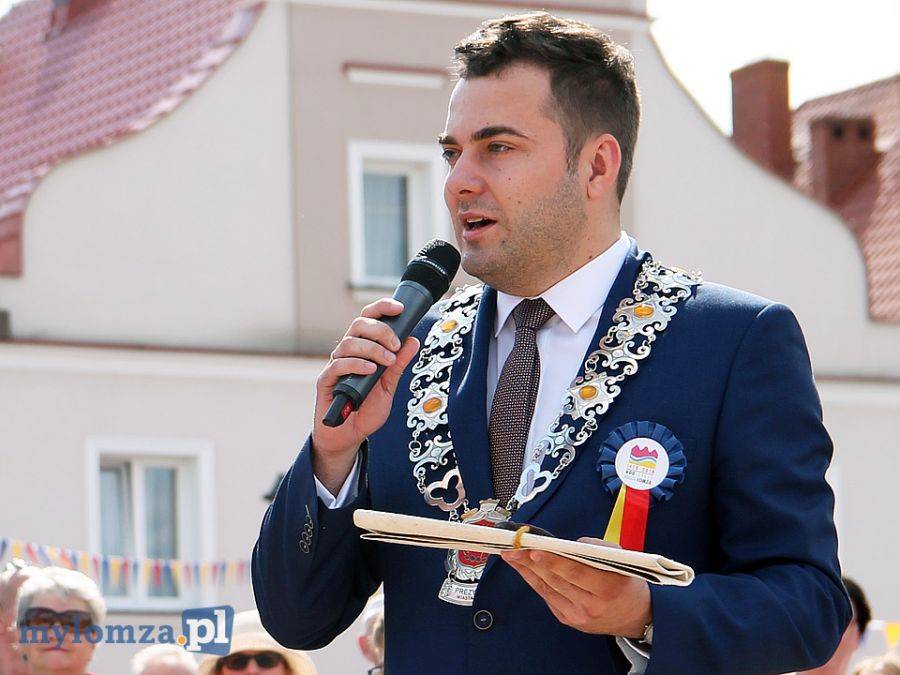 Chrzanowski ze znaczkiem partii, czy bez?