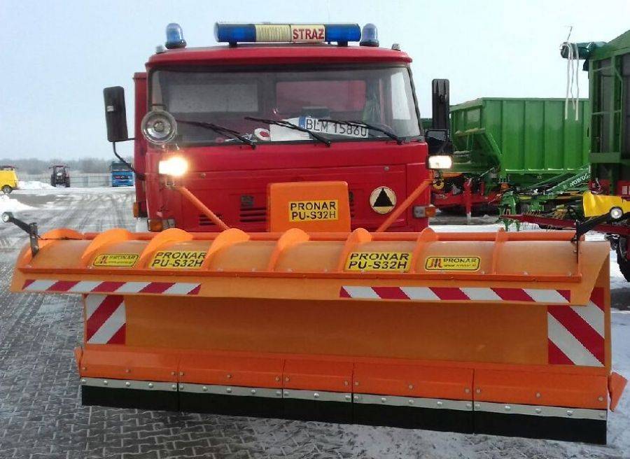 OSP Śniadowo pomaga w odśnieżaniu dróg [FOTO]