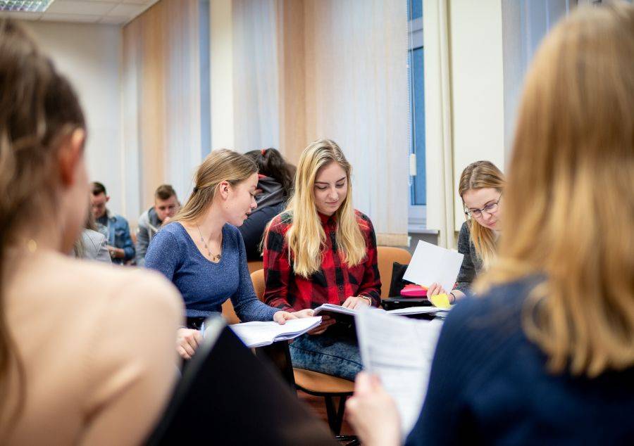 PWSIiP: Magisterka z Zarządzania