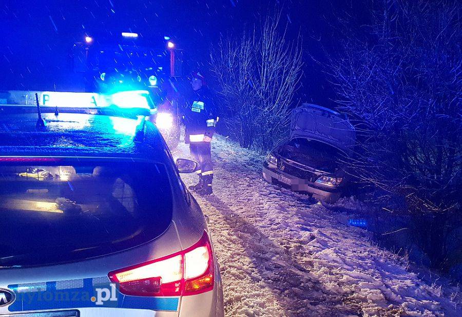 Ślisko i trudne warunki na drogach! Auta lądowały w rowach [FOTO]