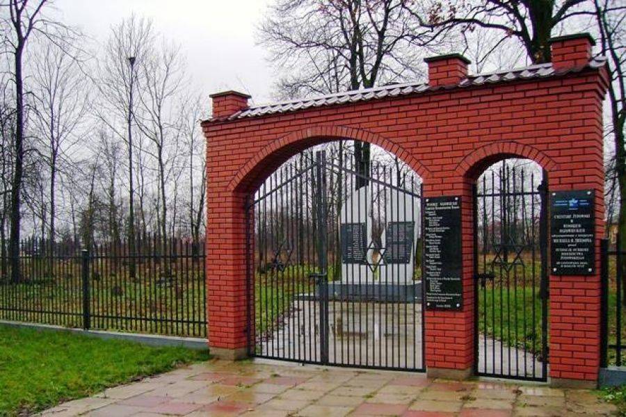 Kolejny akt wandalizmu. Żydowski cmentarz zdewastowany!