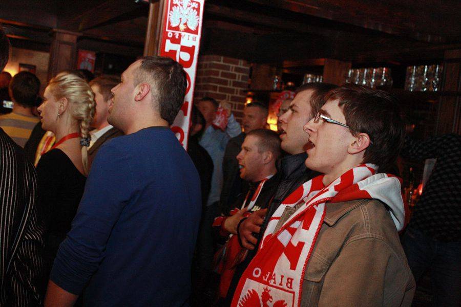 [VIDEO+FOTO] Łomżyniacy odśpiewali hymn dla Reprezentacji Polski