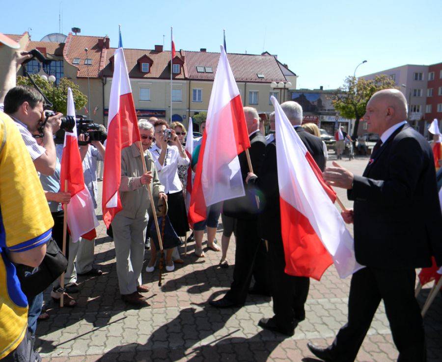 Flagi trafiły do mieszkańców- FOTO