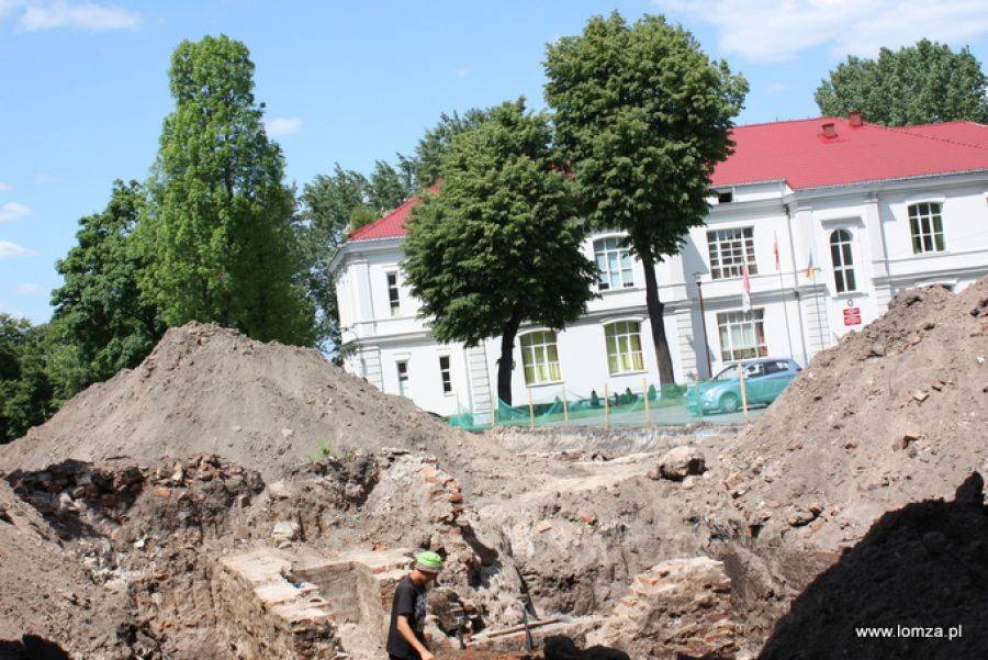 Nowe znaleziska przy II L.O.- FOTO