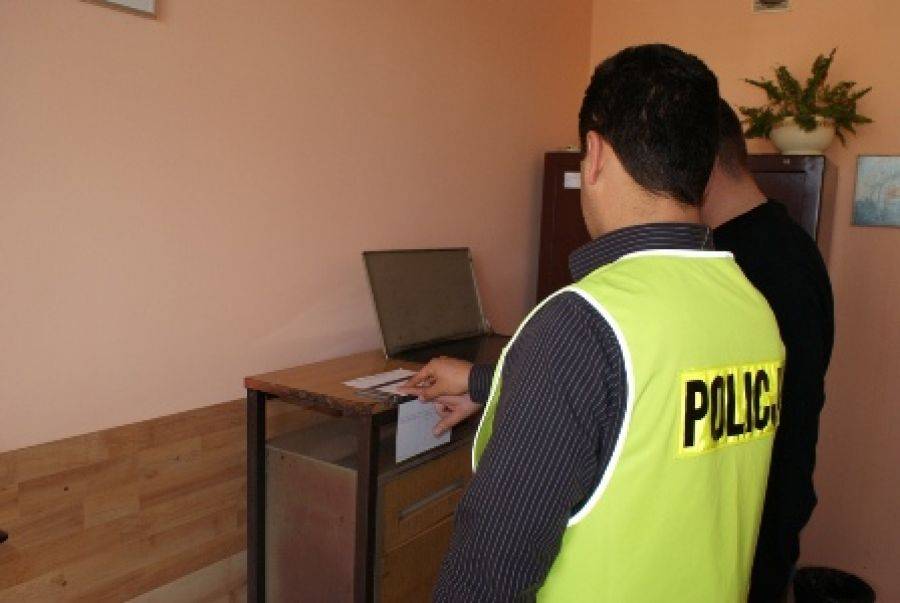 Biegli nie mają wątpliwości- policjant posiadał tysiące plików z pornografią!