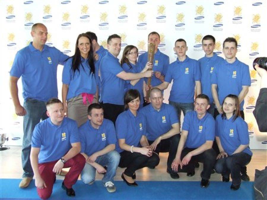 Dziś przekażą znicz olimpijski