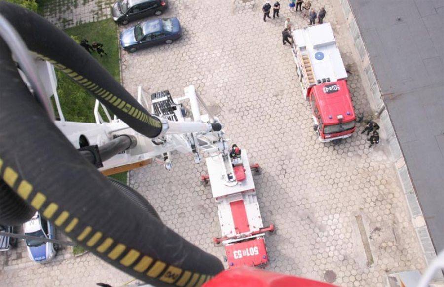 Zapaliło się w komendzie policji. Trzeba było ewakuować budynek- FOTO