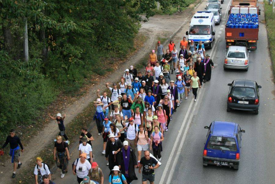 To już ostatnie chwile. Za dwie godziny pielgrzymi z Łomży dotrą na Jasną Górę- FOTO