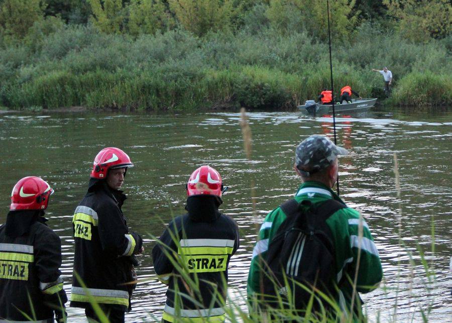 [VIDEO+FOTO] Ratowali wędkarza... Zobacz akcję strażaków!