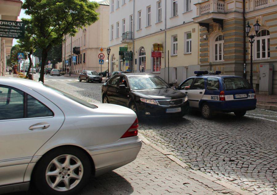 [VIDEO+FOTO] Na Dwornej jeżdżą jak chcą. Zobacz!