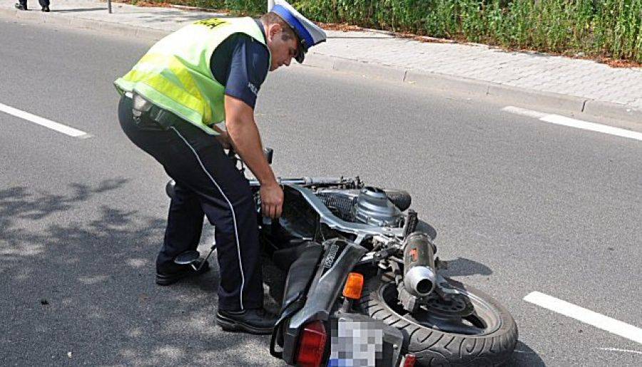 Policja poszukuje świadków wypadku jadących autem z rejestracją BLM